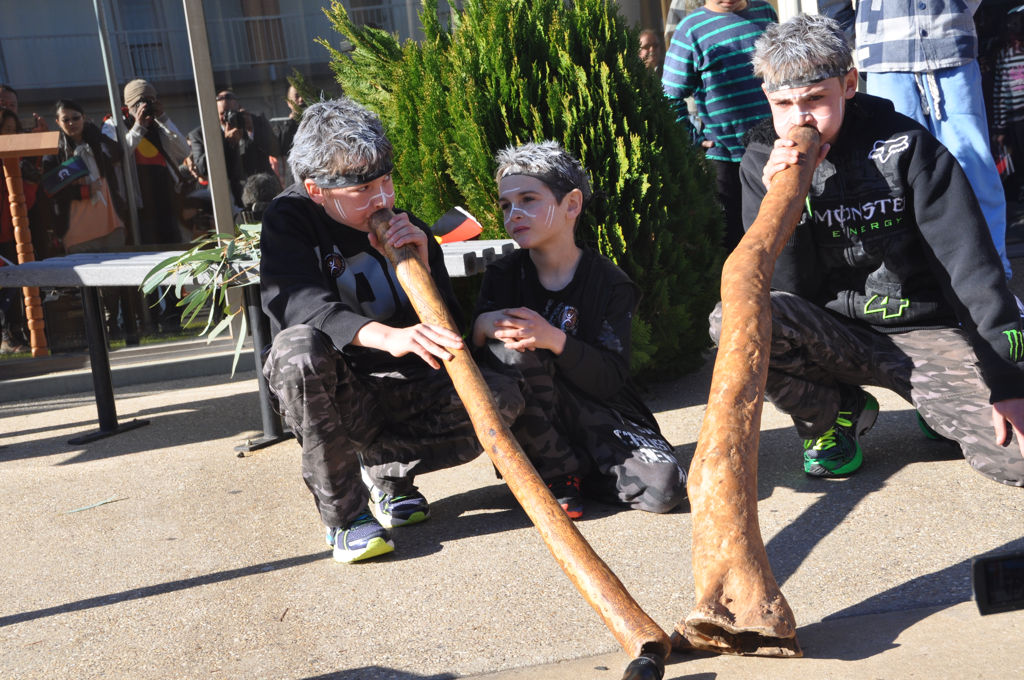 4.4 Cultural Didgeridoo players